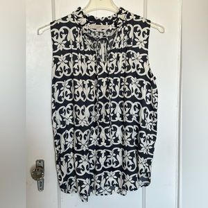 Stunning Sleeveless Blouse